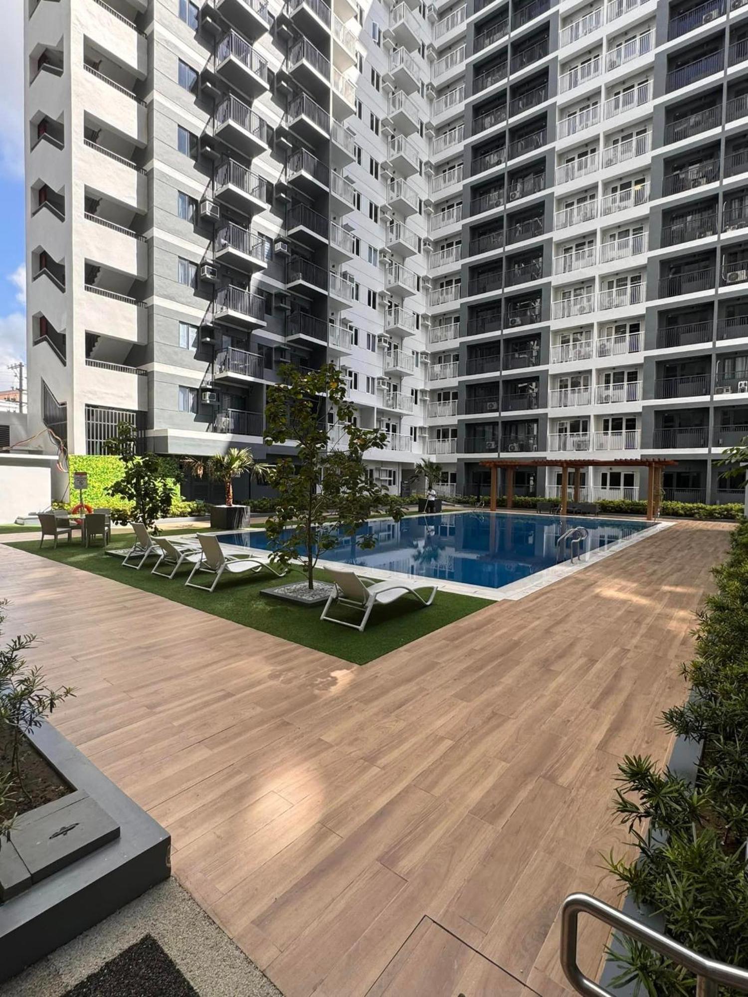 Style 823 - Style Residences Sm